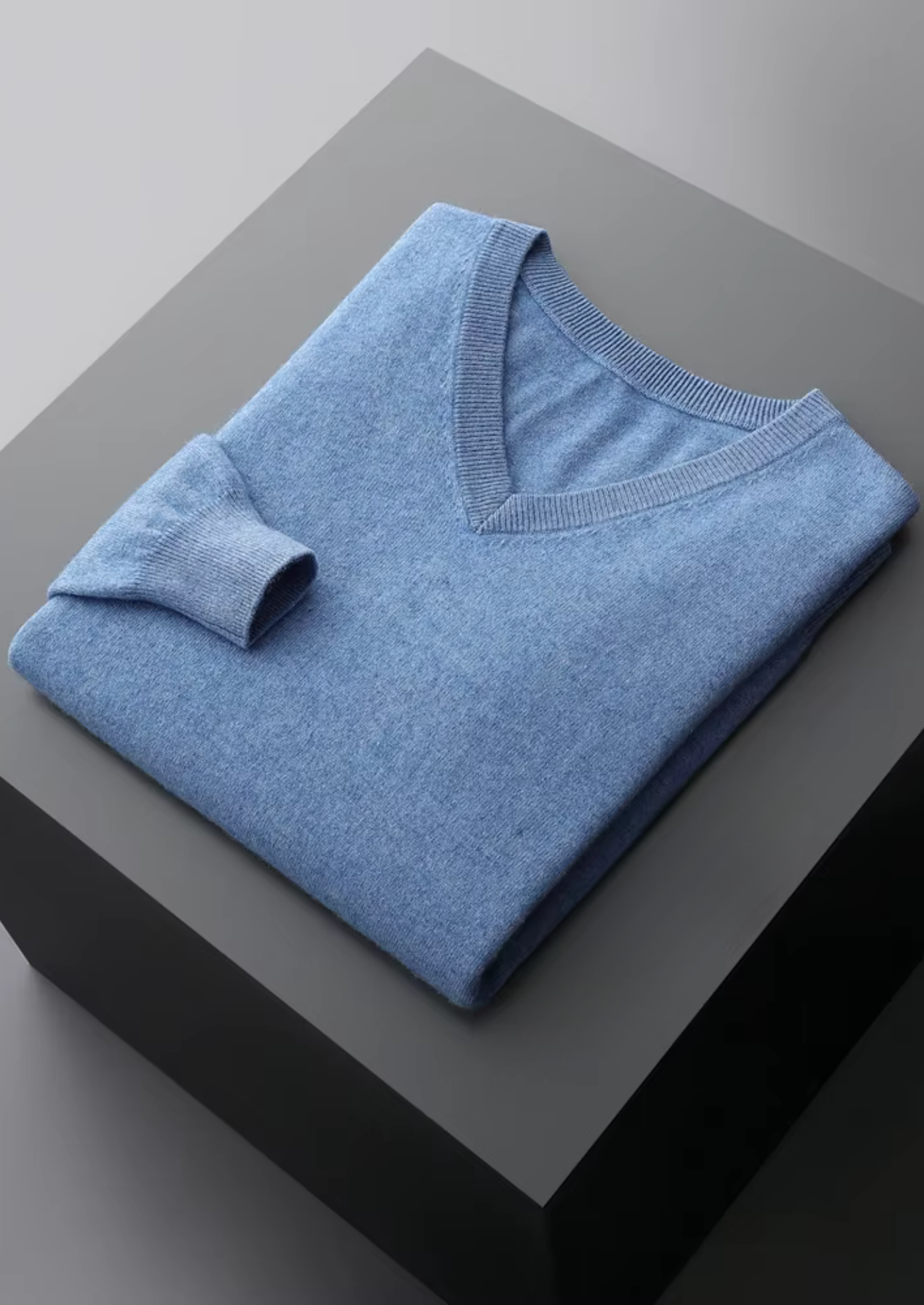 PURE EXTRA-FINE MERINO WOOL CLASSIC V-NECK SWEATER
